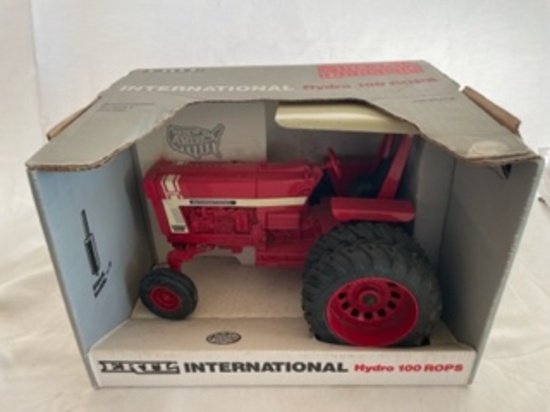 International Hydro 100 ROPS 1/16 Scale ERTL Special Edition
