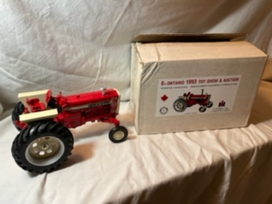 IH Farmall 1206 1/16 scale  Scale Models