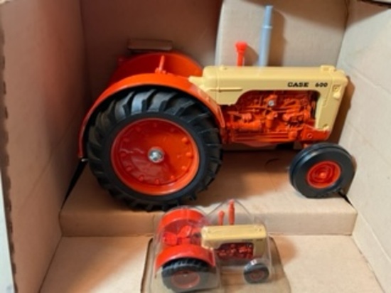 Case 600 2 Tractor Set ERTL