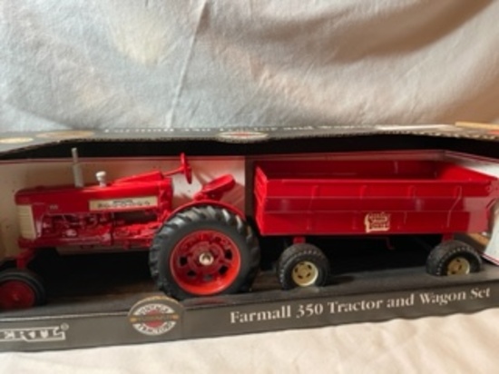 McCormick Farmall 350 w/ Wagon 1/16 scale ERTL Country General