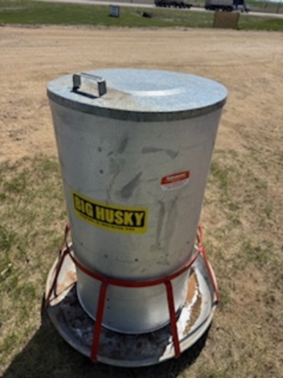 POULTRY FEEDER