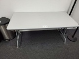 5 ft banquet table