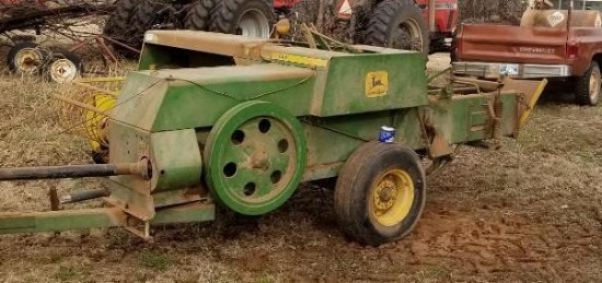 JD 346 Square Baler