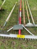 Rake, Flat Hoe, Garden Hoe, & 2 Wooden Handle