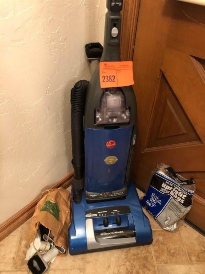 Hoover Wind Tunnel Vacuum - Attachments & Bags