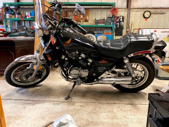 Motorcycle - 1985 Honda - Only made 2 years - V30Magna - VF500C - New Tires - New Windshield - New