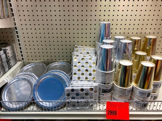 10 Gold Foil Dot Bev Nap 16ct 14 Gold 12oz Paper Cup 8ct 23 7" Silver Paper Plate 8ct 23 Silver Foil