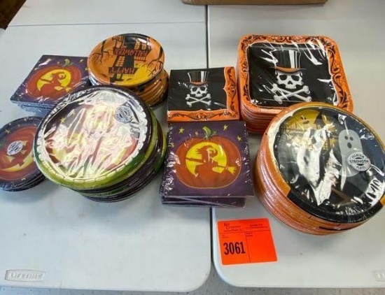 24 Haunted Halloween 7" Plates 24 Pumpkin Silhouettes 7" Plates 23 Pumpkin Silhouettes Beverage 24