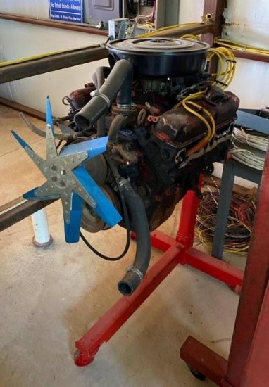 Unknown motor comes with the engine stand
