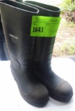 Steel toe Tingley Boots size 8