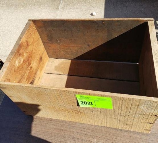 Medium Solid Side Wooden Crate