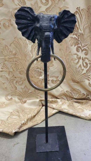 Elephant towel stand