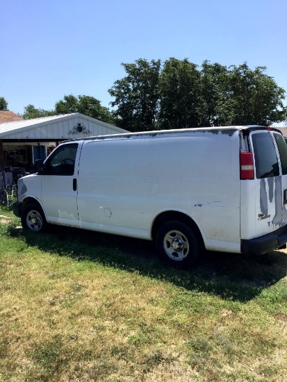 2005 Chevrolet Express Van, VIN # 1GCFG15T651192752