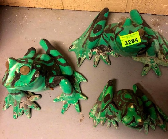 3 Green Frogs