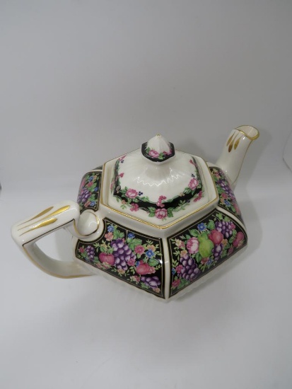 Sadler Teapot