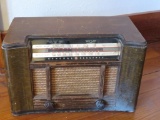 GENERAL ELECTRIC AM SHORTWAVE TUBE RADIO.