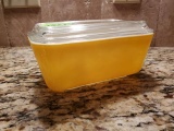 Vintage Pyrex Ovenware-Gold #17 with lid