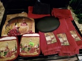 Kitchen Towels & Pot Holders