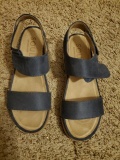sz 7.5 Soul navy strap sandals