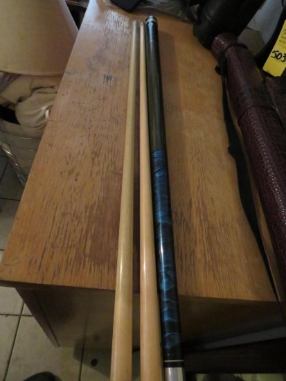 Mizerak Pool cue with Two Sticks and Case