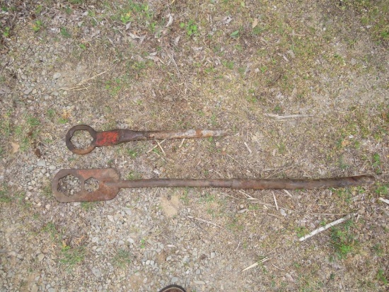 Disk wrench