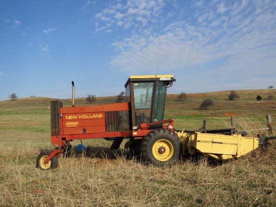 New Holland 2550 Self-Propelled, Swather