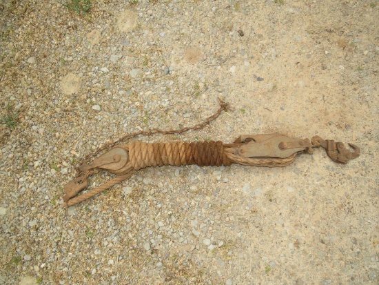 Star Line Vintage rope and pulley wire stretcher