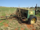 JD 8300 drill, single disk