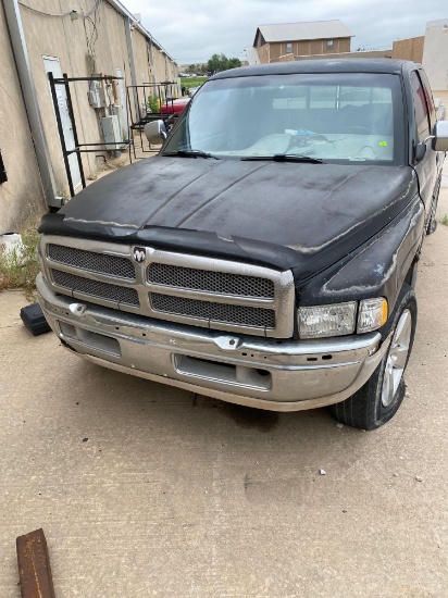 Dodge ram 1500 V8 magnum - Clear Title AS IS, Needs repairs