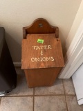 Tater and onions container