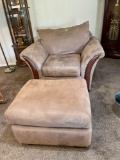 chair with ottoman