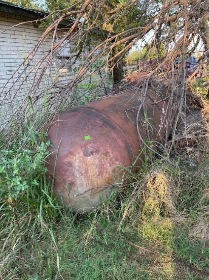 1000 gallon Propane tank