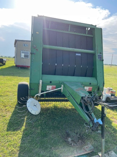 John Deere round baler
