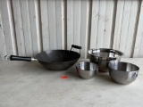 Wok & Stainless Steel Bowls