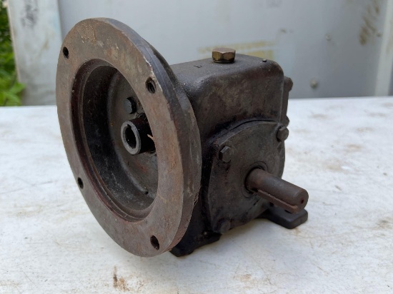 Vintage Right Angle Gear Reducer