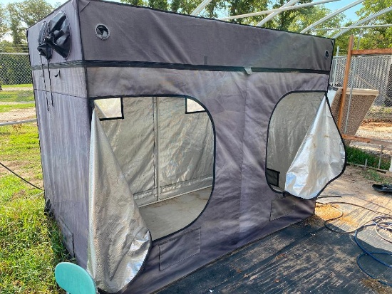 Grow tent