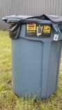 Rubbermaid trash can