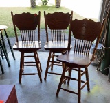 Three swivel chairs very nice chairs - 3x the money