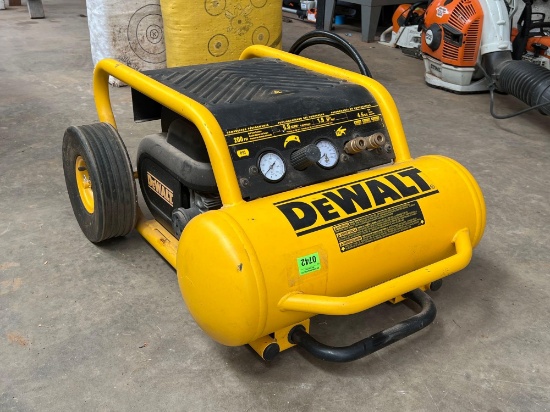DeWalt 4.5 Gallon Air Compressor