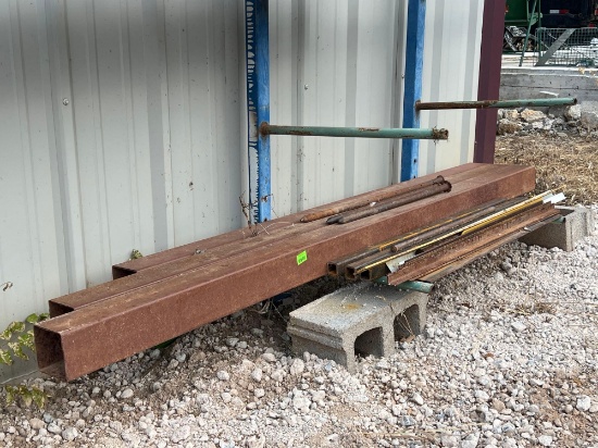 4 in Metal Tubing & 1 1/2 in Metal Tubing
