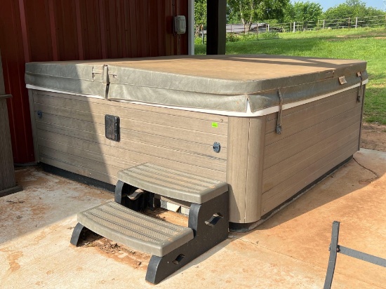 Elite Spas Hot Tub