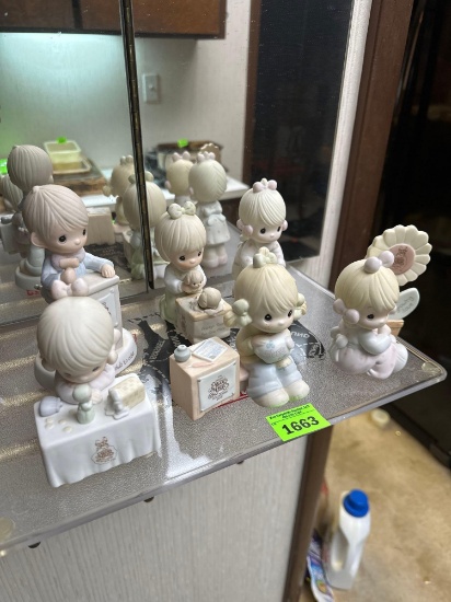 figurines