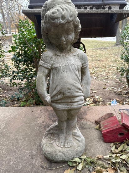 Little girl statue