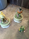 Bird figurines