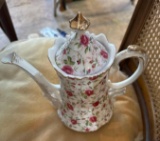 Tea pot