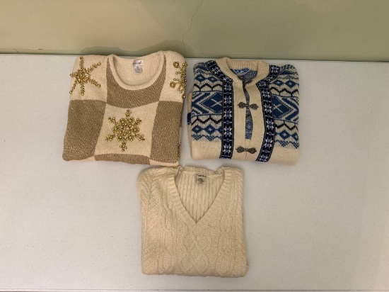 Snowflake Christmas Sweater & Wool Sweater from New Zealand