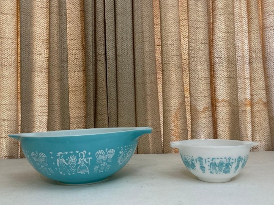 Vintage Pyrex Turquoise & White Amish Butterprint Pattern Mixing Bowls