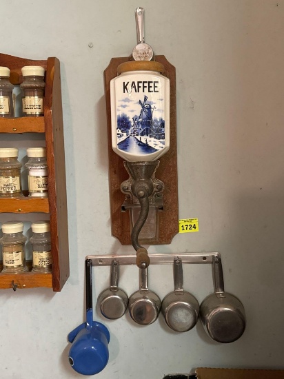 Vintage Kaffee Grinder & Measuring Cups