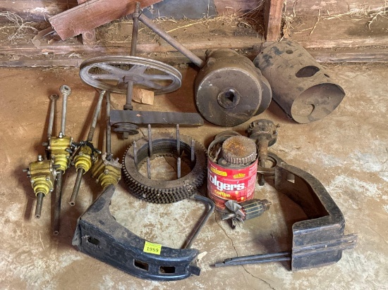 Vintage Auto Parts, Pulleys & Gears