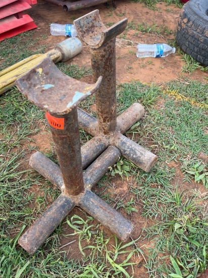 pipe stands 20in tall